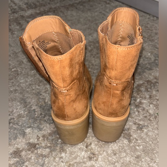 Women’s Katrina Platform Boots - Picture 4 of 8